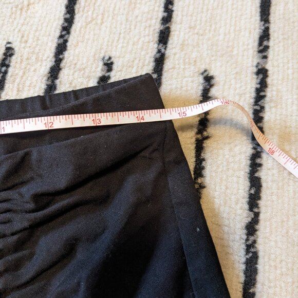 Black ruched adjustable skirt - Picture 3 of 4